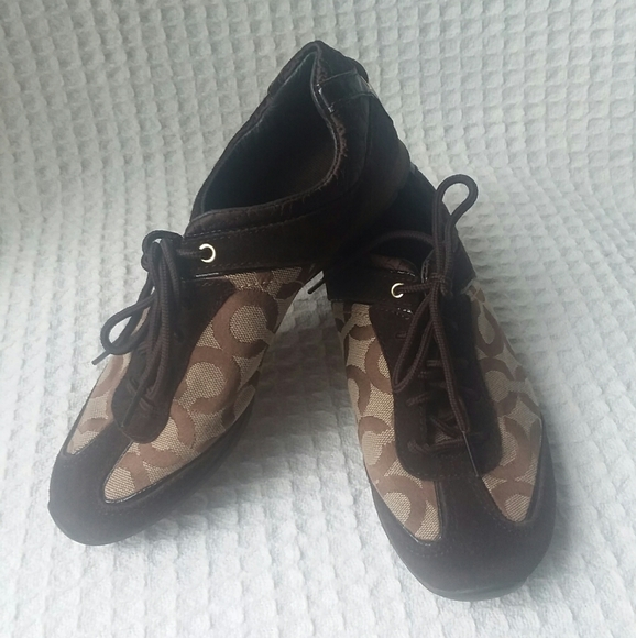 Coach Logo Kelbie Sneakers - Picture 7 of 7